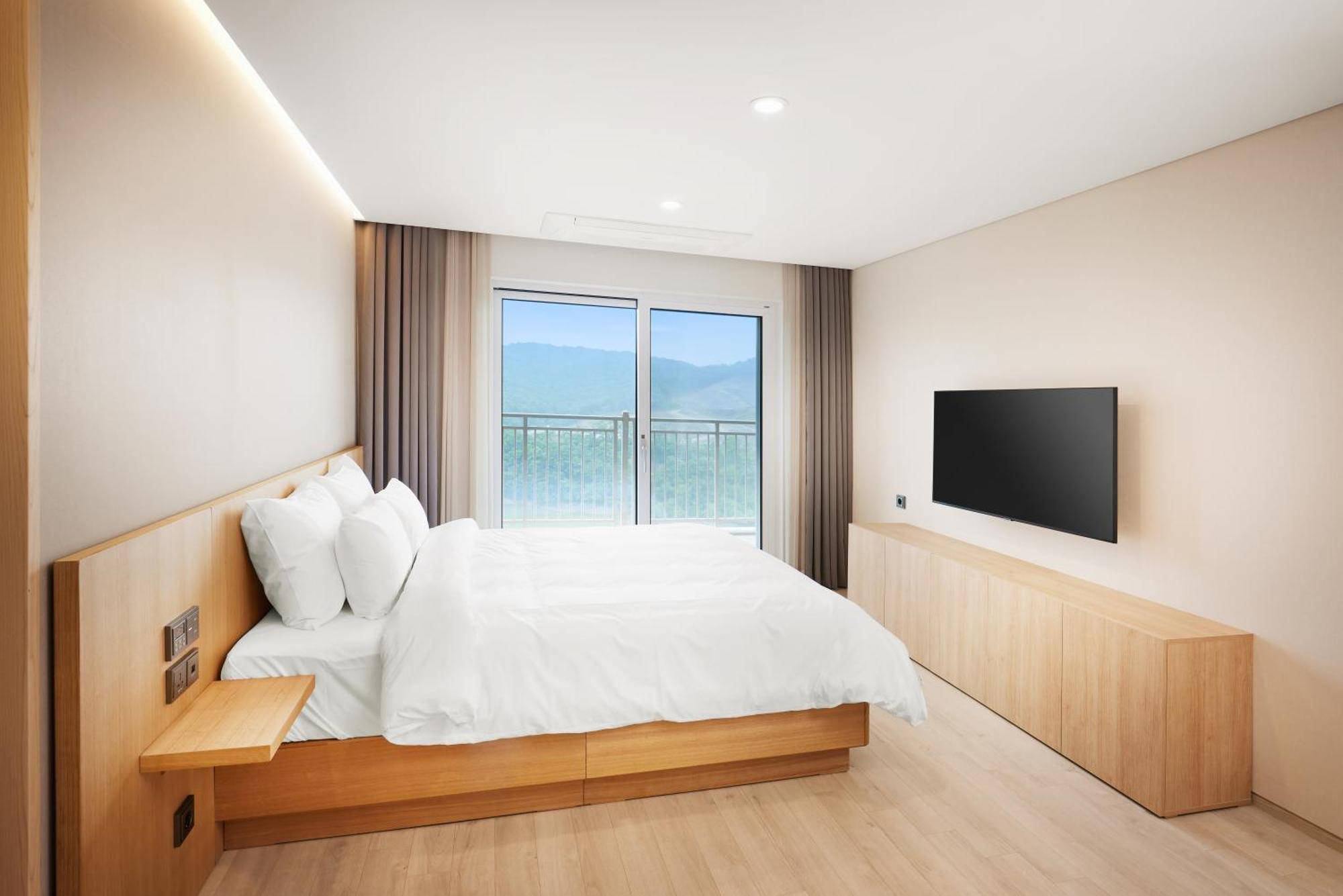 Belle Fore Resort Jeungpyeong Bagian luar foto