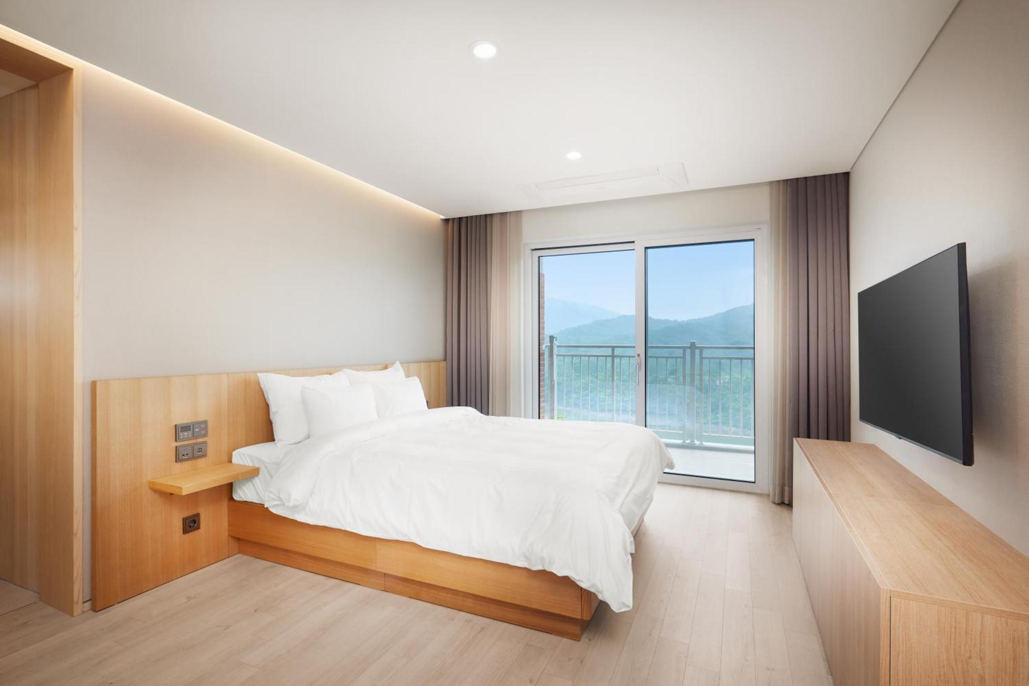 Belle Fore Resort Jeungpyeong Bagian luar foto